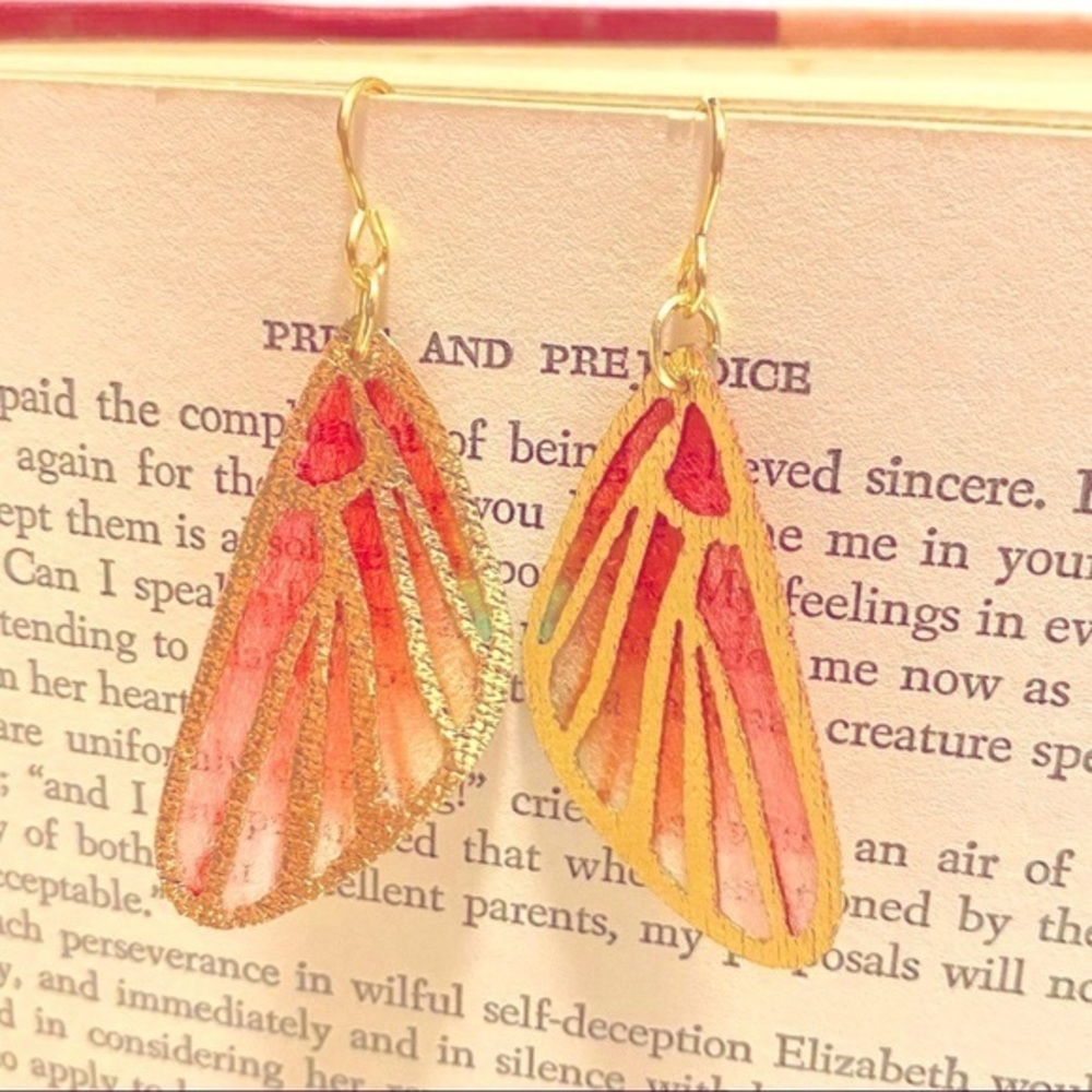 🦋Butterfly 🦋 wing earrings‎ nwt ombré